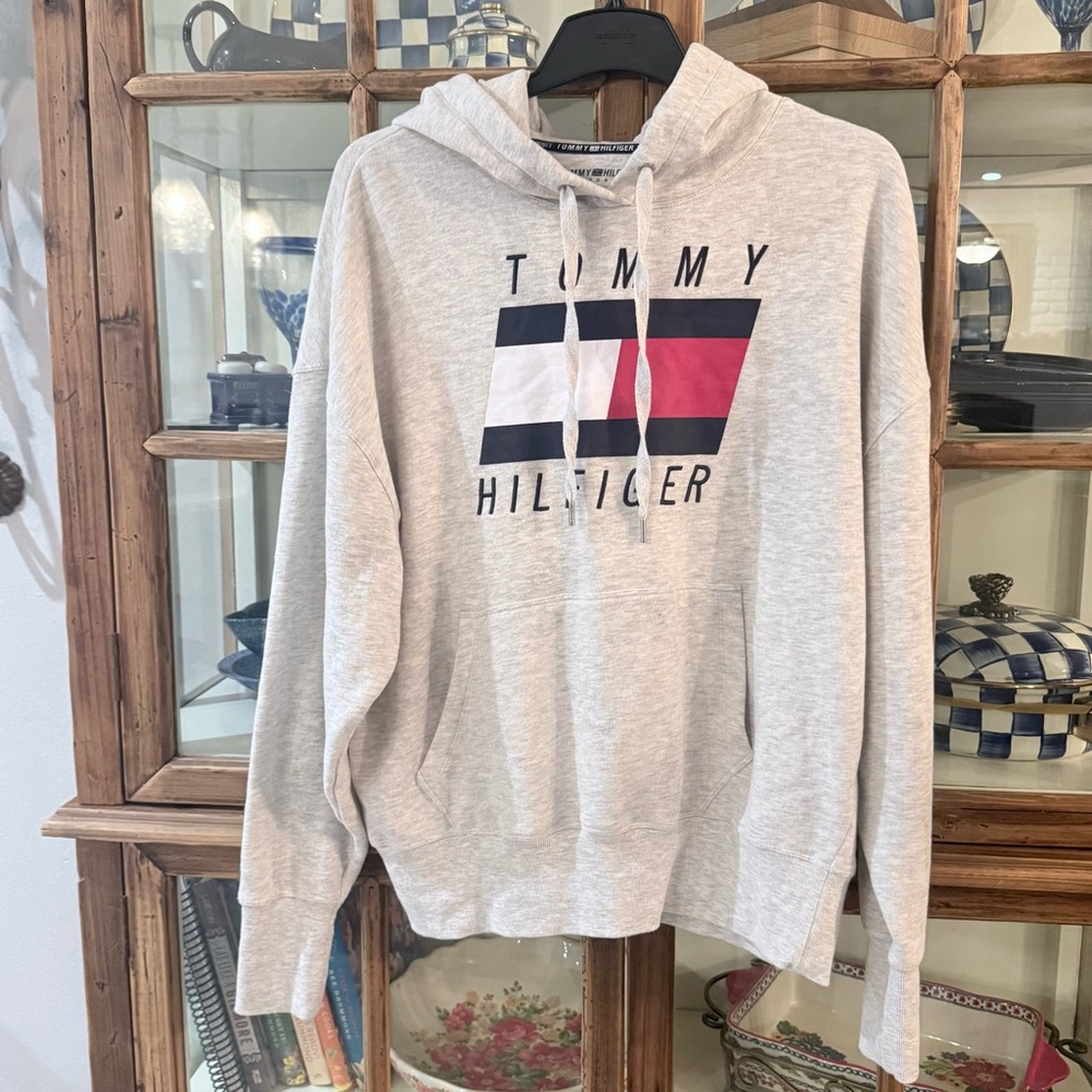 Tommy Hilfiger Sport Gray Flag Logo Hoodie NWOT Medium